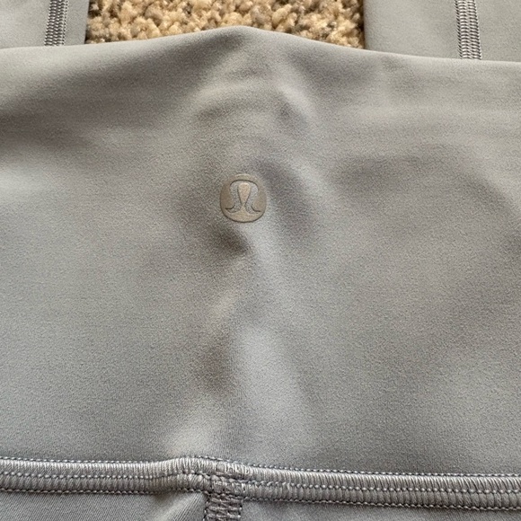 Lululemon Wunder Train 21 in crop - Picture 2 of 4
